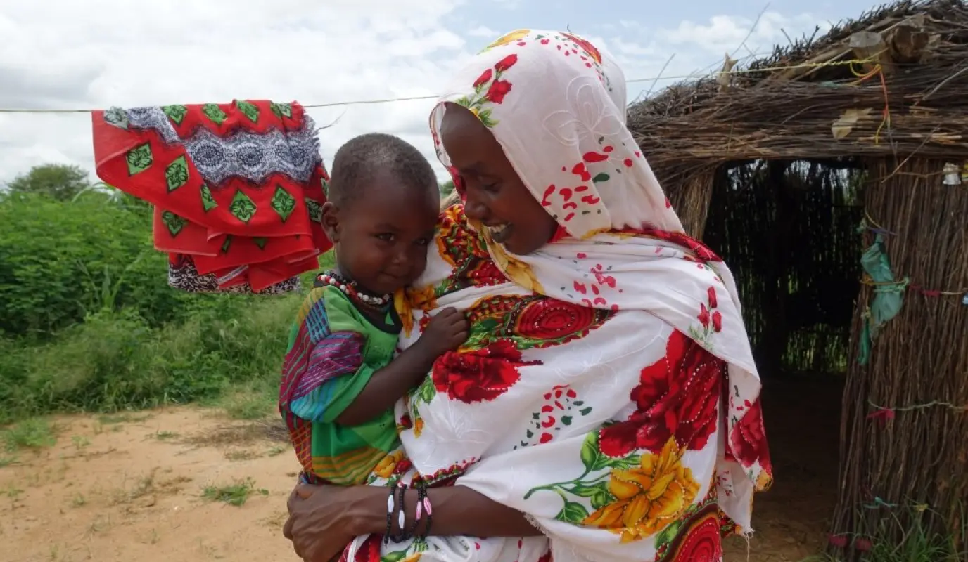 A Chadean mother with her young son