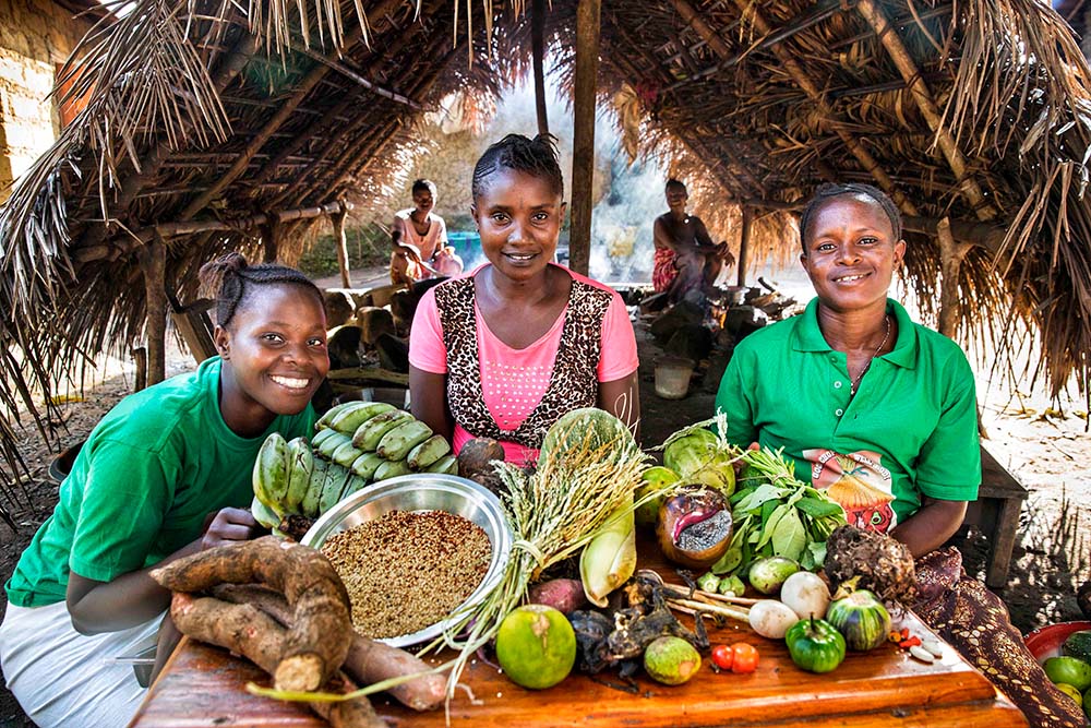 Women with wild foods in Sierra Leone