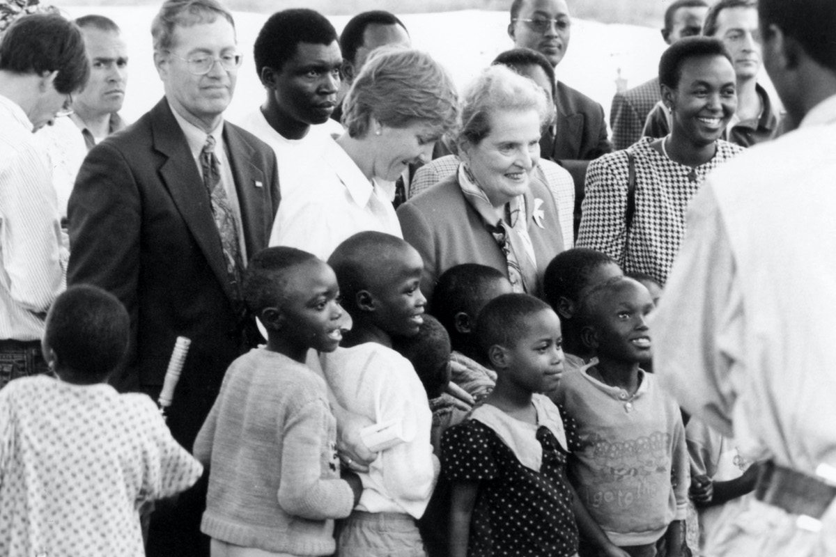 Rwanda Country Director Anne O'Mahony with US Secretary of State Madeleine Albright during her visit to the Runda transition camp in Rwanda, where Concern helped to repatriate refugees of the genocide, including children orphaned or separated from their parents during the conflict.