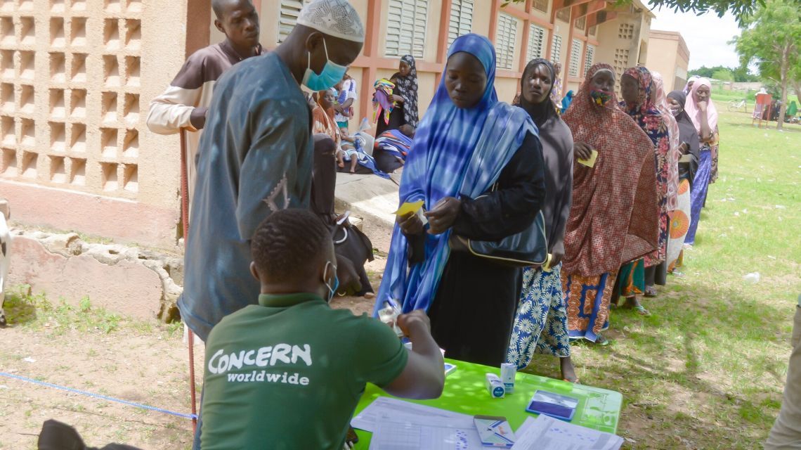 A Concern distribution of non-food item (NFI) kits for internally-displaced Burkinabè.