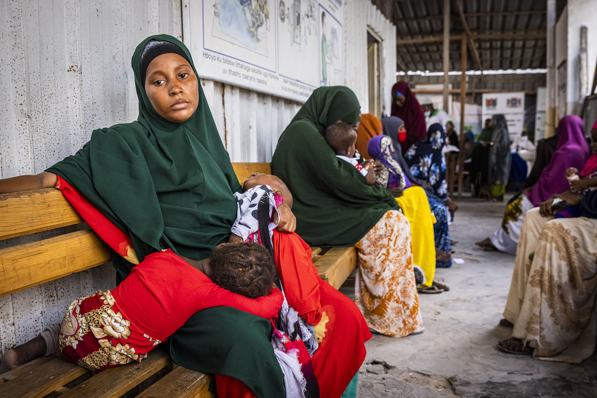 Mothers wait with their children at a Concern-led nutrition clinic in Mogadishu, Somalia. (Photo: Ed Ram/Concern Worldwide)