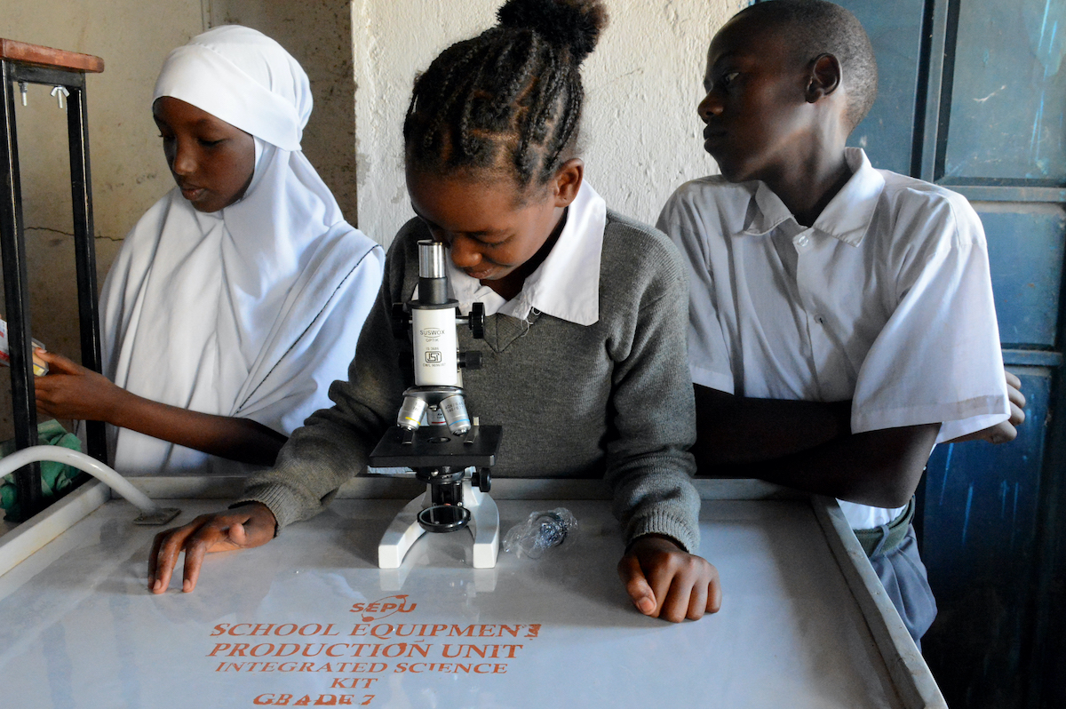 Students at Walda Primary School actively using equipment from the mobile laboratories provided by Concern. (Photo: Shaloam Strooper/Concern Worldwide)