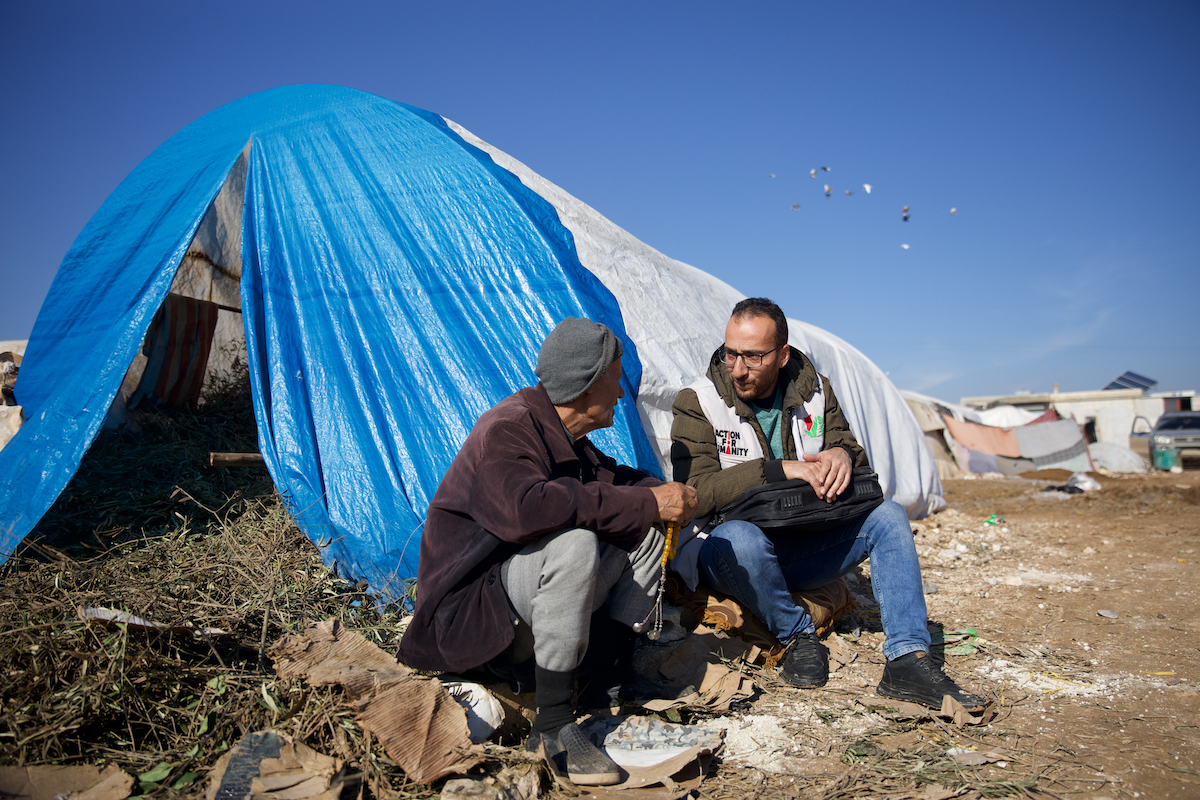 Muhammed Kronfol meets with his fellow displaced Syrians to see the conditions of those affected by the earthquake and their needs. “I know exactly what those affected by the earthquake are suffering, as I was also one of those affected.” Photo: Ali Haj Suleiman/DEC/Fairpicture