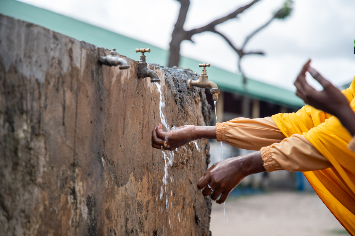At Afgooye primary and secondary school in Afgooye, Somalia. Concern has supported the school by providing materials such as books, notebooks, a solar-powered water well, teacher incentives, and hygiene materials for girls. (Photo: Mustafa Saeed/Concern Worldwide)