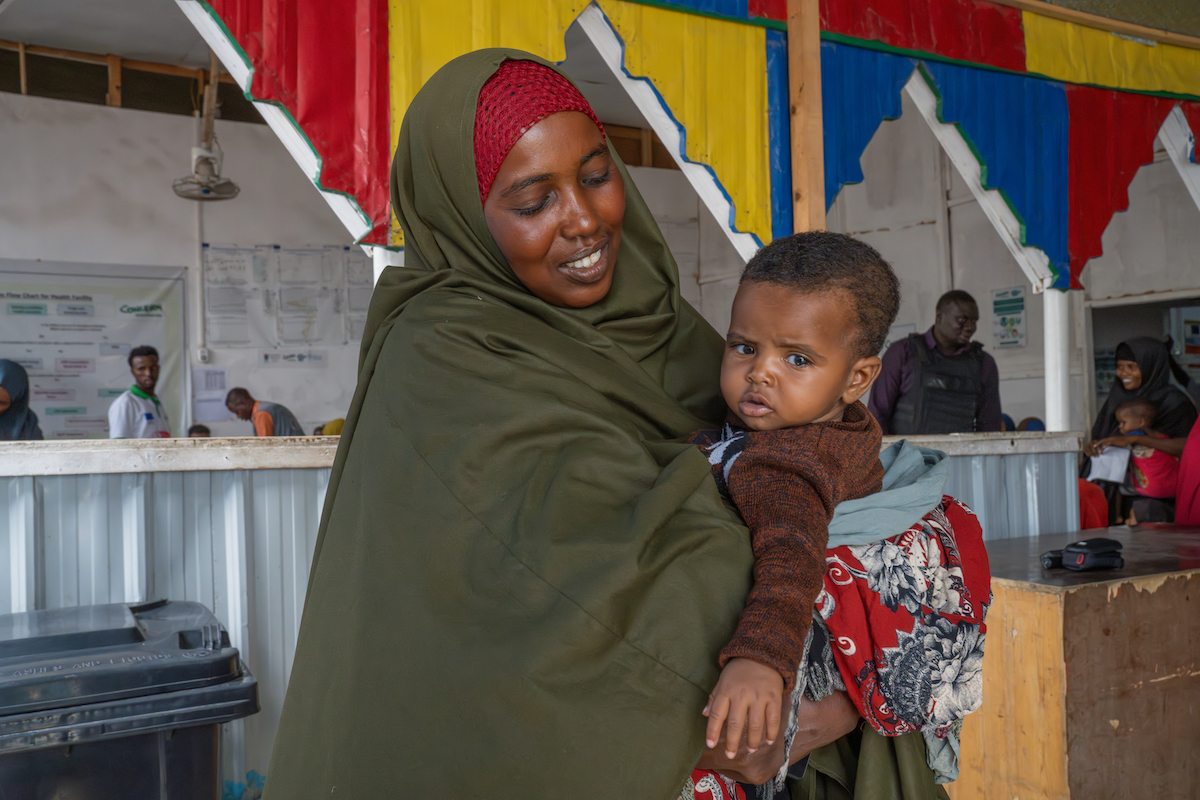Hoodo* had Mulki* shortly before leaving home for safety near Mogadishu. Concern health workers at the Siinka-Dheer Health Center treated Mulki for malnutrition. Photo: Eugene Ika/Concern Worldwide