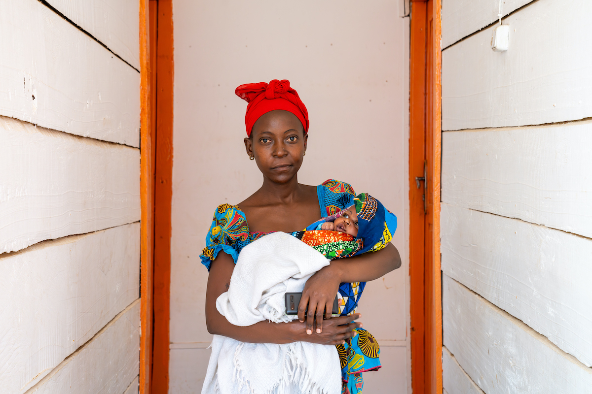 Jeanette* (26) fled her home village while pregnant. She gave birth to her first child, Rosine*, three weeks ago. Both mother and daughter have received healthcare thanks to local oganization Première Urgence Internationale and the EAST Consortium, led by Concern Worldwide.