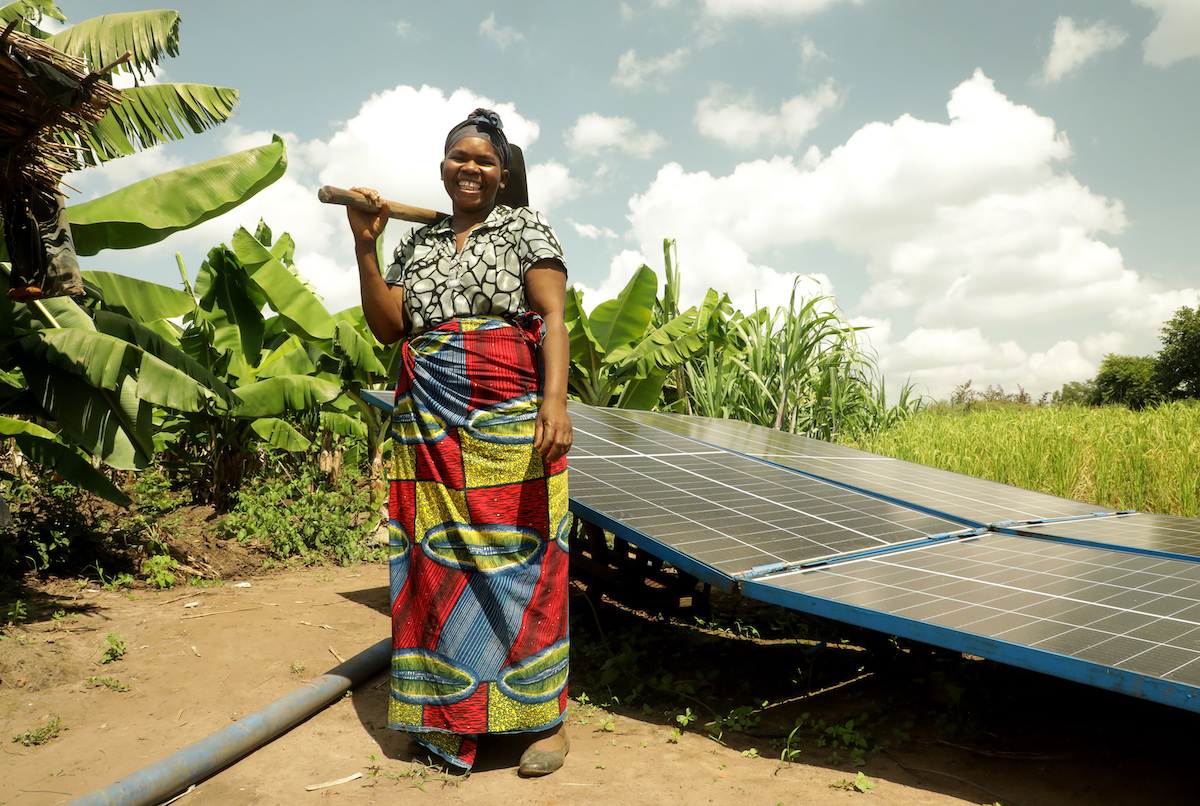 Mailesi Komaichi (45) runs a solar water pump in Kasanya Village, Malawi. (Photo: Jon Hozier-Byrne/Concern Worldwide)