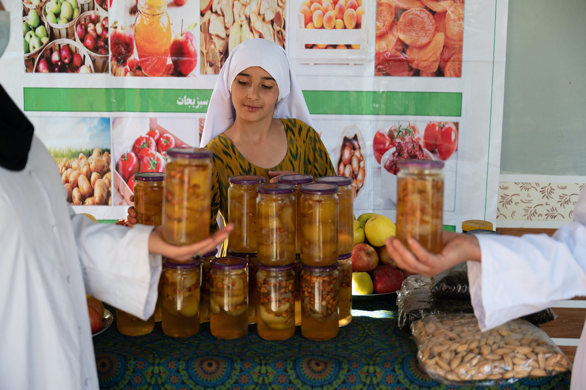 A vegetable production group in Kalafgan. Photo: Nava Jamshidi/Concern Worldwide